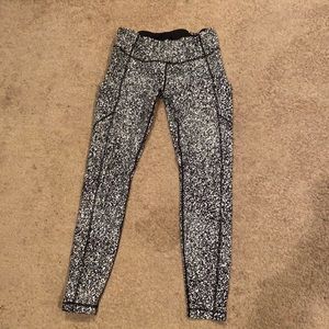 LuLuLemon reflective leggings! Size 8 Barely Worn